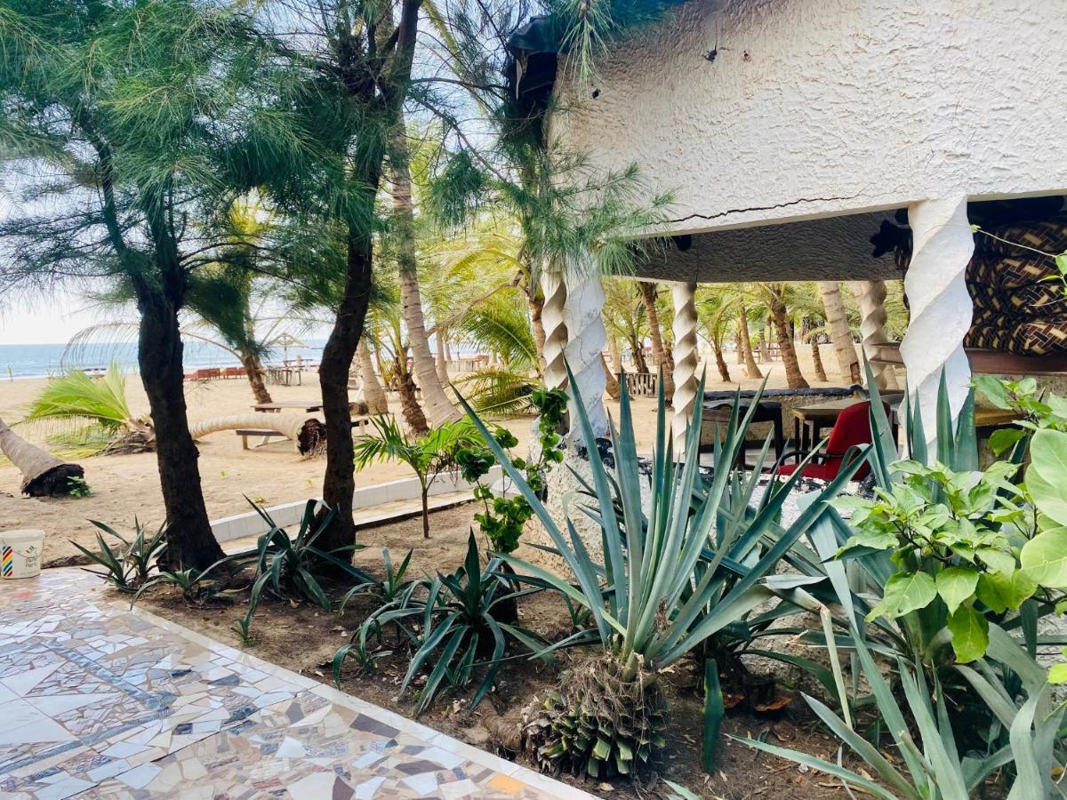 Jungle Beach Resort Sanyang Екстериор снимка